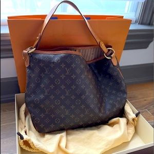 Used 100% Authentic LV monogram Delightful PM Bag! Great price!